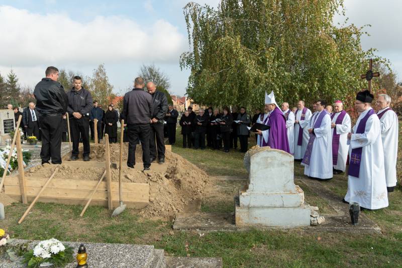 2025_11_10_bagi sandor temetes_60.jpg